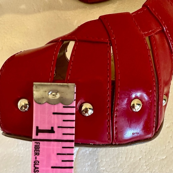 Guess Red Patent LeatherPlatform Slingback Clog Heel Sz 7.5 - Picture 9 of 10